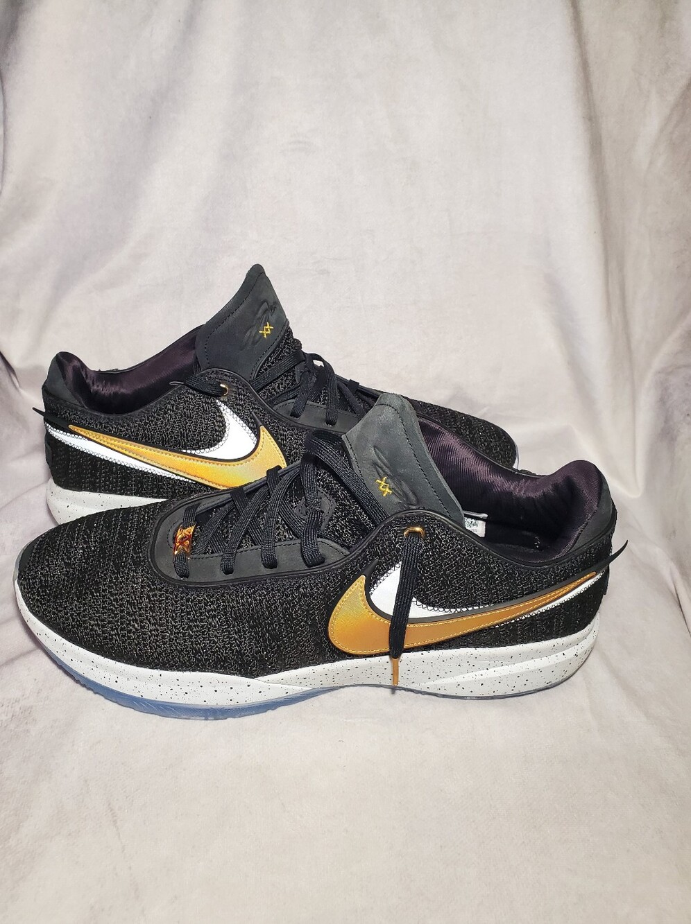 Nike LeBron 20 Fab 5 black metalic gold Size 17